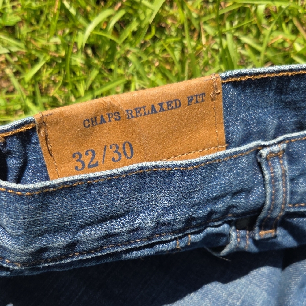 Chaps Relaxed Fit Blue Jeans for Men 32/30 - Picture 3 of 8